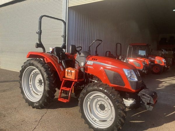 Kioti Tractor Rx7330P-Eu Power Shuttle | Middlewich Machinery Kioti rx7330 rops / cabin