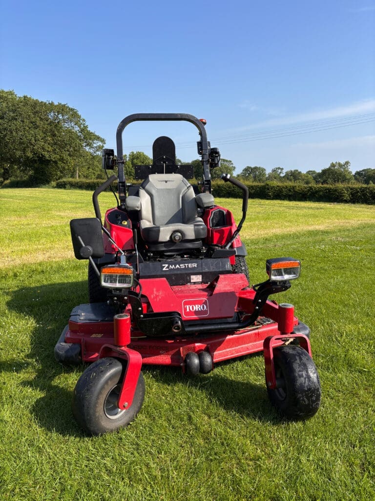 Collection vs mulching: which mowing method is best for your grounds? | middlewich machinery
